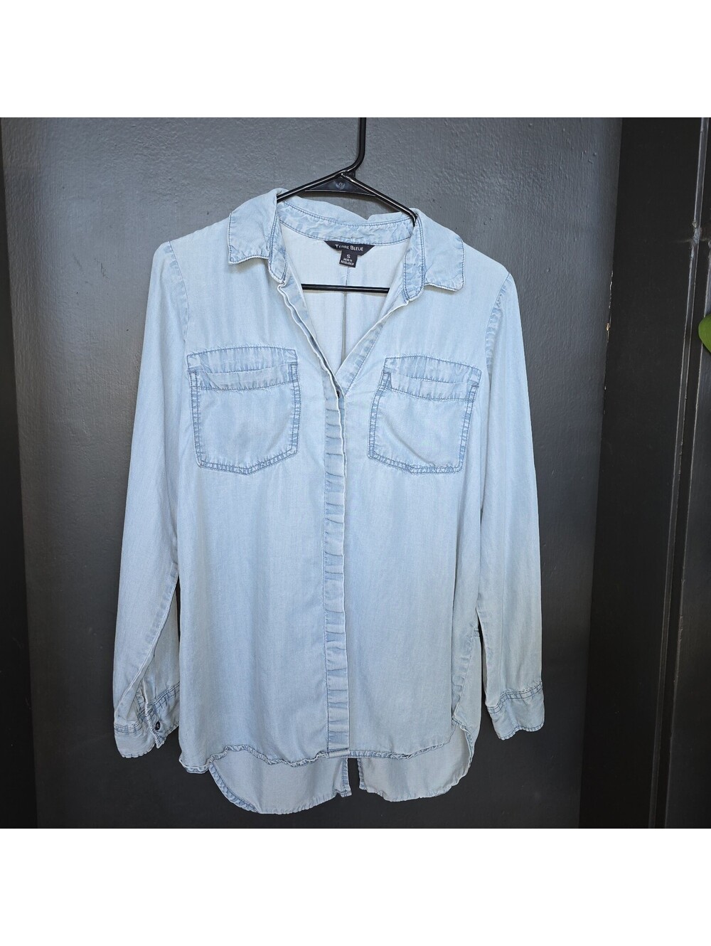Terre Bleue Chambray Button-Up Shirt S Light Blue Roll Tab Sleeves Casual Soft